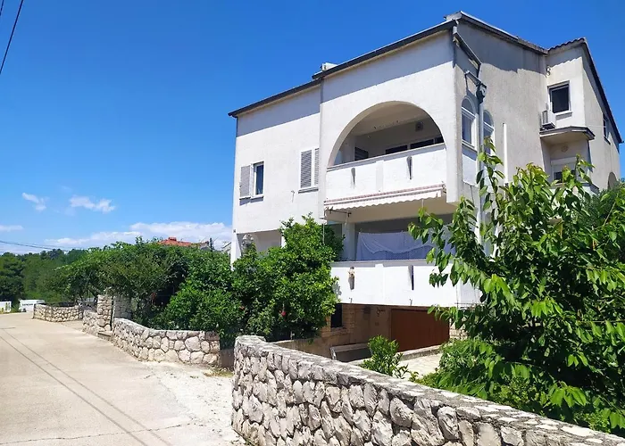 לינה וארוחת בוקר & Poppy Rose